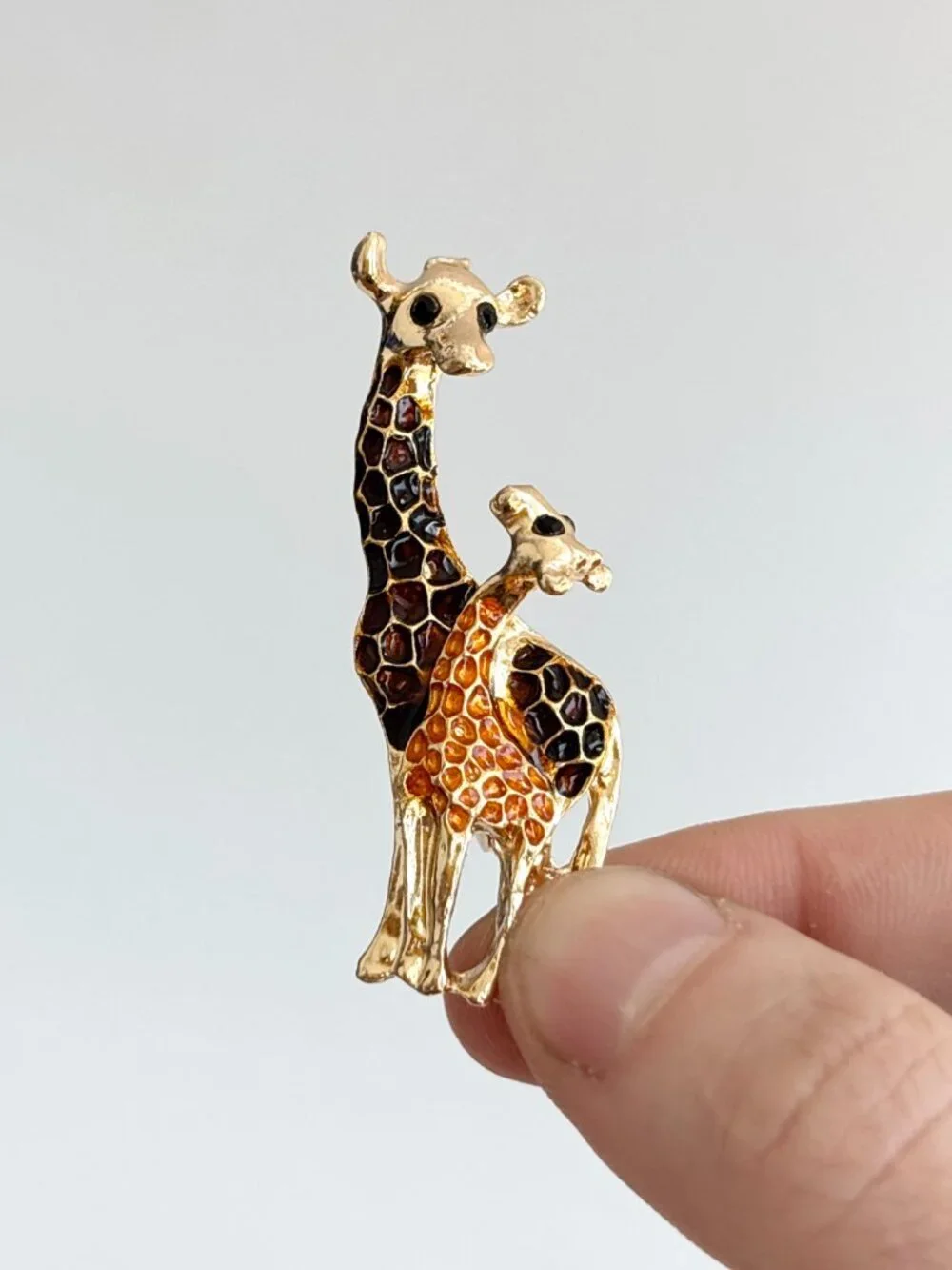 Giraffe Figural Mom & Baby Animal Enameled Gold Toned Vintage Insp Brooch Pin